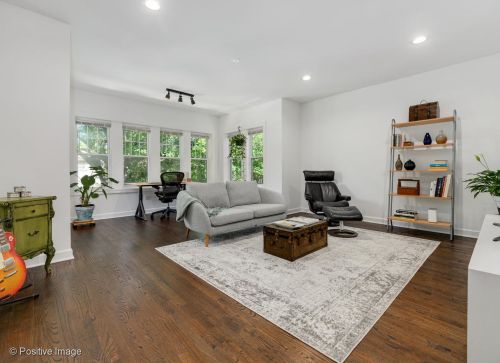 5017 Lawndale Ave, Chicago IL 60659-1103 exterior