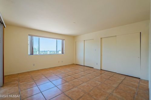 5860 Swan Rd, Tucson AZ 85718-5433 exterior