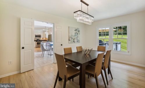 1006 Farm Haven Dr, Rockville MD 20852-4244 exterior