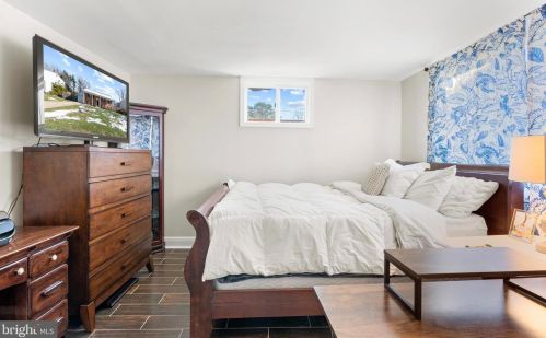 8213 Cooper St, Alexandria VA 22309-1052 exterior