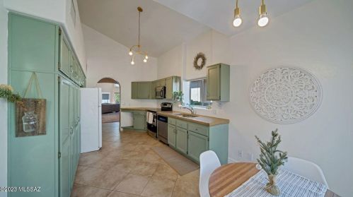 4630 Red Mesa Dr, Tucson AZ  85718-3565 exterior