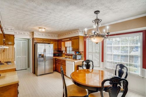 2377 Autumn Dr, Lithonia GA 30078-2605 exterior