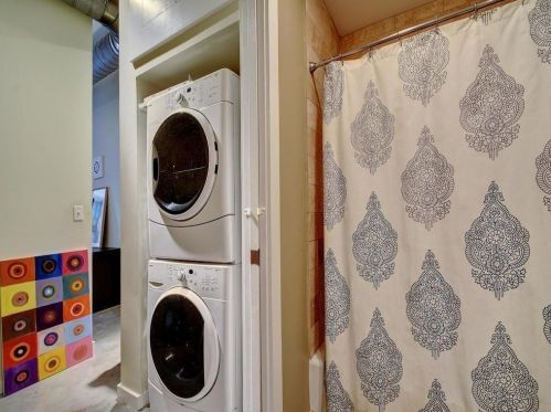 2124 6th St, Austin TX  exterior