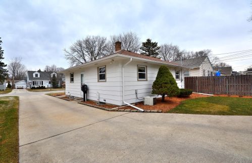 1000 111, Milwaukee WI 53214-2358 exterior