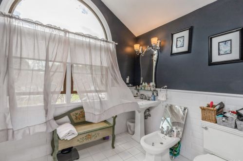 3 Lyons St, Huntington Station NY 11747-1000 exterior