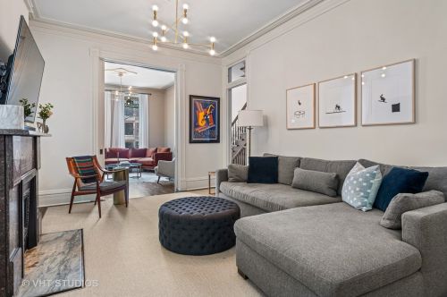 2044 Bissell St, Chicago IL 60614-4206 exterior