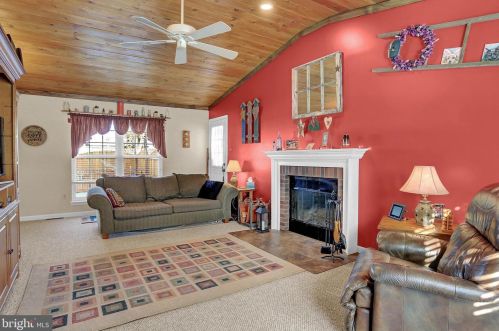 141 Pheasant Run Ln, Hanover PA 17331-9186 exterior