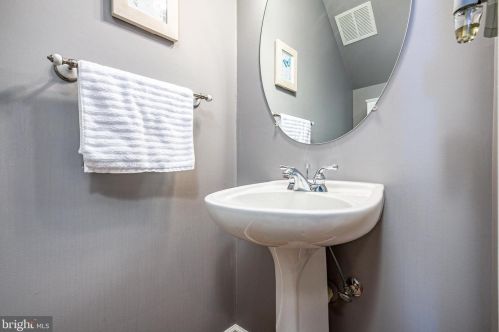 491 Cameron Sta Blvd, Alexandria VA 22304-8683 exterior