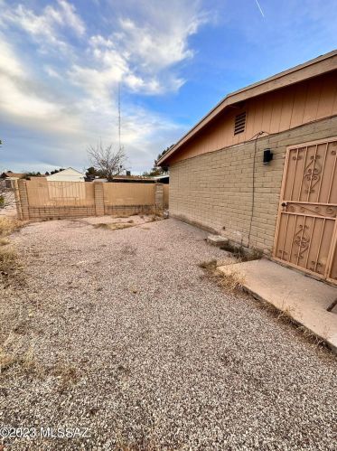 5149 Fremont Dr, Tucson AZ  85706-1458 exterior