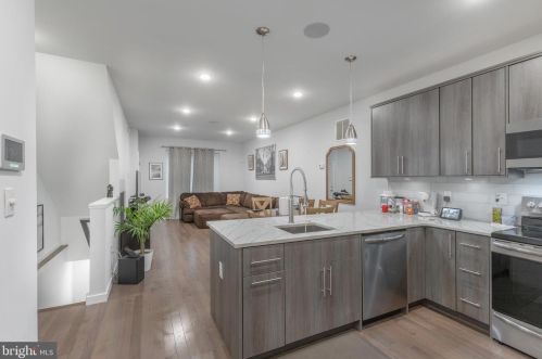 1405 8th St, Philadelphia PA 19122-3501 exterior