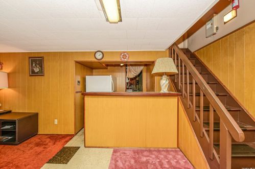 21 Arden Ln, Commack NY 11725-1301 exterior