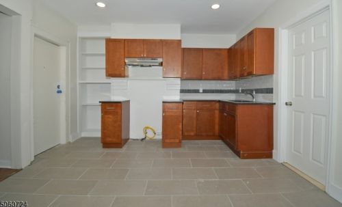 386 9th St, Newark NJ  07103-2161 exterior