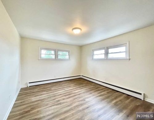 40 Summit Ave, Outwater NJ  07026-2814 exterior