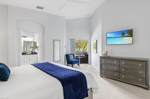 132 Glen Eagle Cir, Naples FL 34104-5714 exterior