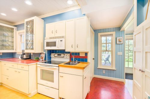 1114 Chester Park Dr, Duluth MN 55812-1139 exterior