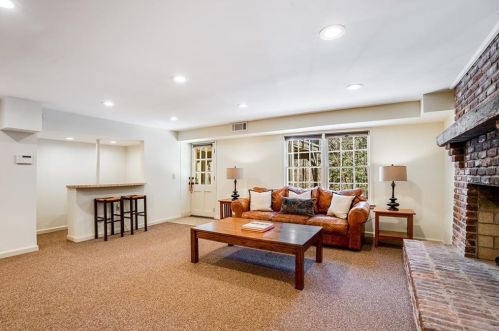 1129 Mason Wood Dr, Atlanta GA 30329-3803 exterior