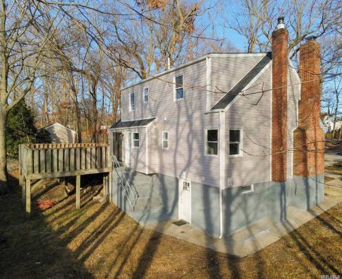 21 Deepdale Dr, Huntington Station NY 11746-4220 exterior