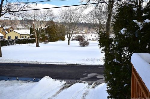 14 Lk St, Ellington CT 06029-3008 exterior
