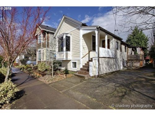 1420 44 Ave, Portland OR  97215-3121 exterior