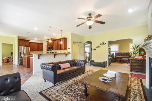 2471 Raleigh Rd, Hummelstown PA 17036-7078 exterior