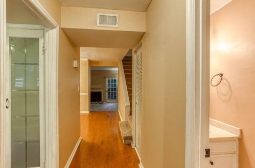 5580 Chemin De Vie, Atlanta, GA 30342-2562