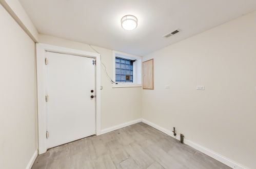 4912 Washington Park Ct, Chicago IL 60615-2304 exterior