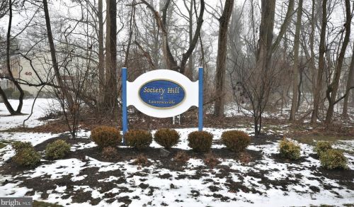 42 Magnolia Ct, Trenton NJ 08648-4828 exterior