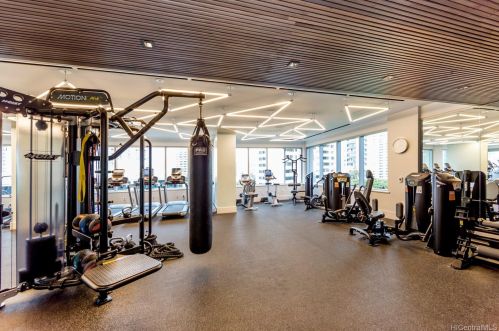 383 Kalaimoku St, Honolulu HI  96815 exterior