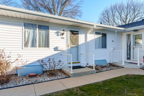 5190 Grn Mdw Rd, Kalamazoo MI 49009-1262 exterior