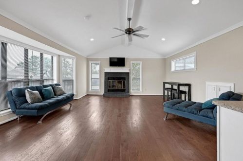 13501 Northshore Dr, Montgomery TX 77356-5371 exterior