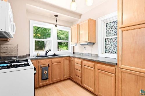 811 9th St, Duluth MN 55805-1404 exterior