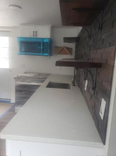 206 Maple Ave, Uncasville CT 06382-2109 exterior