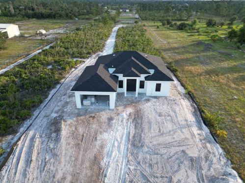 3662 54 Ave, Naples FL 34120-1530 exterior