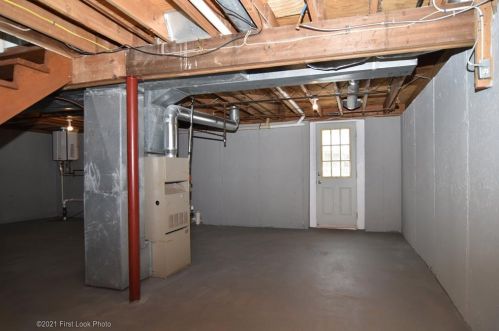 3 Marigold Cir, Providence RI 02904-3828 exterior