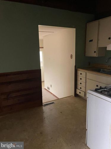 106 Cherokee Dr, Browns Mills NJ  08015-6251 exterior