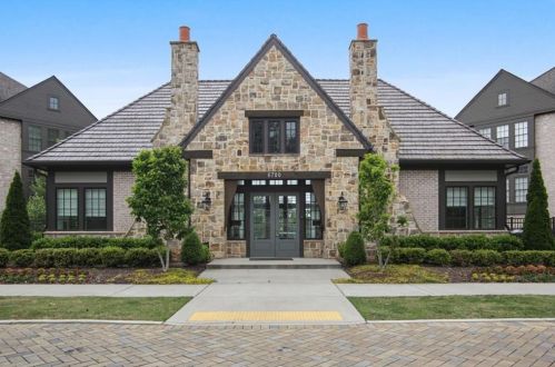 6607 Beacon Dr, Atlanta GA 30328 exterior