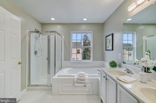 10414 Heathside Way, Rockville MD 20854-6346 exterior