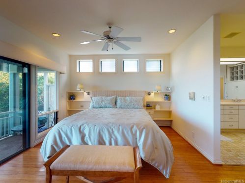 1994 Alaeloa St, Honolulu HI 96821-1021 exterior