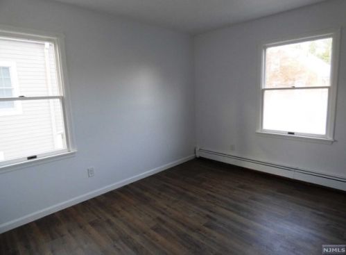 313 Prospect Ave, Dumont NJ  07628-1811 exterior