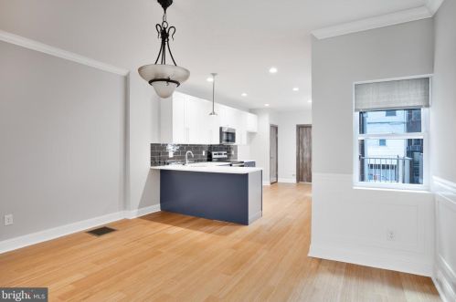 5725 17 St, Philadelphia PA 19132-3927 exterior