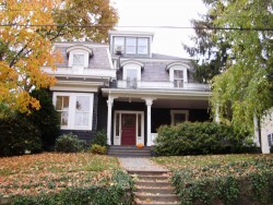 139 Gibbs St, Newton, MA 02459-1927