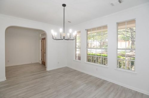 1921 Chasewood Dr, Austin TX  78727-6373 exterior