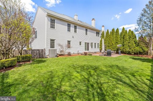 39 York Dr, Princeton NJ 08540-7946 exterior