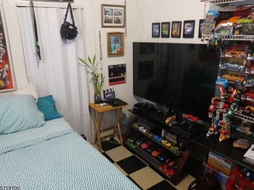 69 8 St, Paterson NJ 07506-3609 exterior