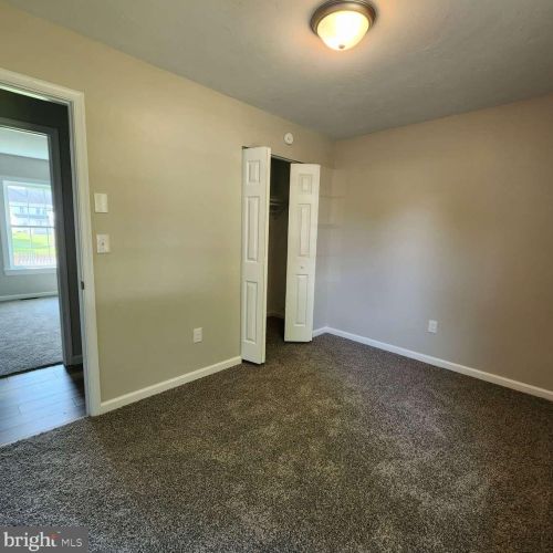 490 Columbus Ave, Littlestown PA 17340-1516 exterior