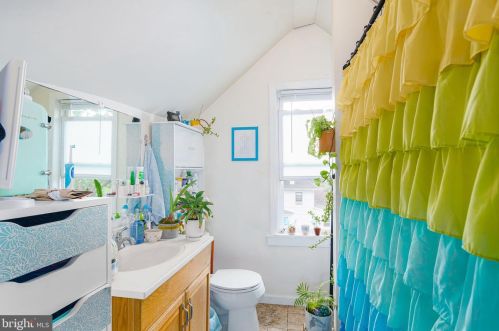 227 Graisbury Ave, Camden NJ 08106-2342 exterior