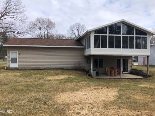 1665 Roberts Rd, Meskegon, MI 49445-1549