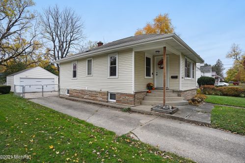 2028 Miles Ave, Kalamazoo, MI 49001-5157