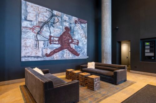 860 Blackhawk St, Chicago IL  60642-2510 exterior