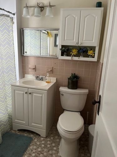 111 Wilber St, Springfield MA 01104-2527 exterior